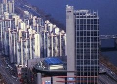 Любители фитнеса расшатали небоскреб